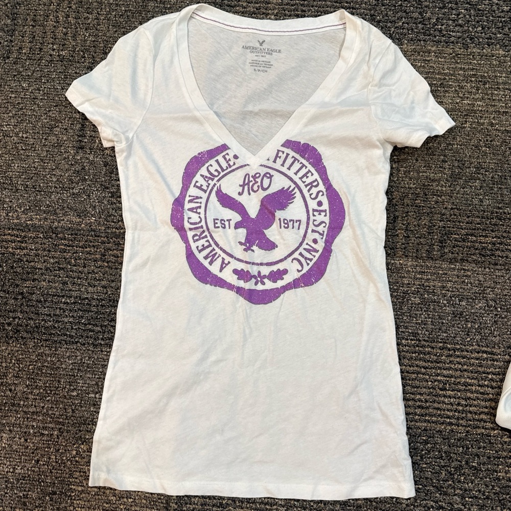 American Eagle Outfitters Small White Tee with Purple Graphic